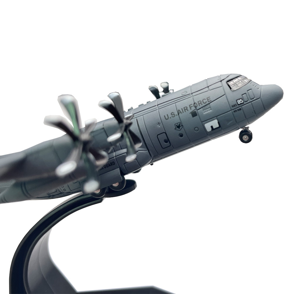 1/200 Scale US Lockheed C-130  - Model Kit Planes recension och pris
